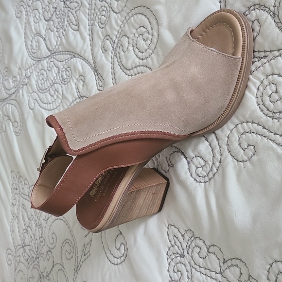 SOLD - Picture 2 of 10